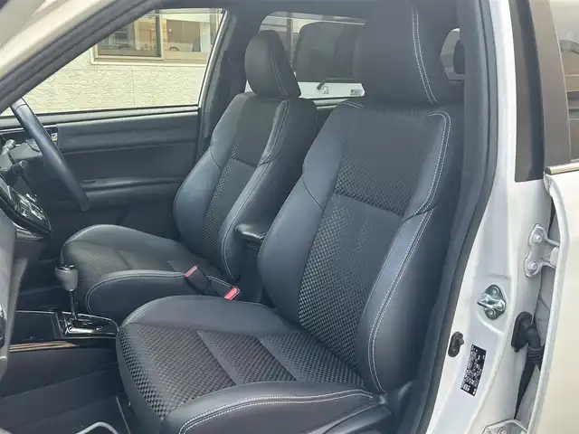 トヨタ カローラ フィールダー ハイブリッドG ダブルバイビー 静岡県 2015(平27)年 6.7万km ホワイトパールクリスタルシャイン 純正ナビ/フルセグTV/DVD/CD/SD/MSV/BT/バックカメラ/ハーフレザーシート/プリクラッシュセーフティ/レーンキープアシスト/オートハイビーム/ステアリングスイッチ/ビルトインETC/LEDヘッドライト/純正16インチAW/保証書/取扱説明書/ナビ取扱説明書/H30/R5/R6/R7点検記録簿有