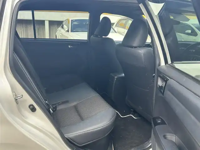 トヨタ カローラ フィールダー ハイブリッドG ダブルバイビー 静岡県 2015(平27)年 6.7万km ホワイトパールクリスタルシャイン 純正ナビ/フルセグTV/DVD/CD/SD/MSV/BT/バックカメラ/ハーフレザーシート/プリクラッシュセーフティ/レーンキープアシスト/オートハイビーム/ステアリングスイッチ/ビルトインETC/LEDヘッドライト/純正16インチAW/保証書/取扱説明書/ナビ取扱説明書/H30/R5/R6/R7点検記録簿有