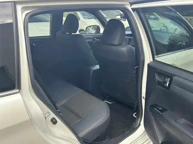 トヨタ カローラ フィールダー ハイブリッドG ダブルバイビー 静岡県 2015(平27)年 6.7万km ホワイトパールクリスタルシャイン 純正ナビ/フルセグTV/DVD/CD/SD/MSV/BT/バックカメラ/ハーフレザーシート/プリクラッシュセーフティ/レーンキープアシスト/オートハイビーム/ステアリングスイッチ/ビルトインETC/LEDヘッドライト/純正16インチAW/保証書/取扱説明書/ナビ取扱説明書/H30/R5/R6/R7点検記録簿有