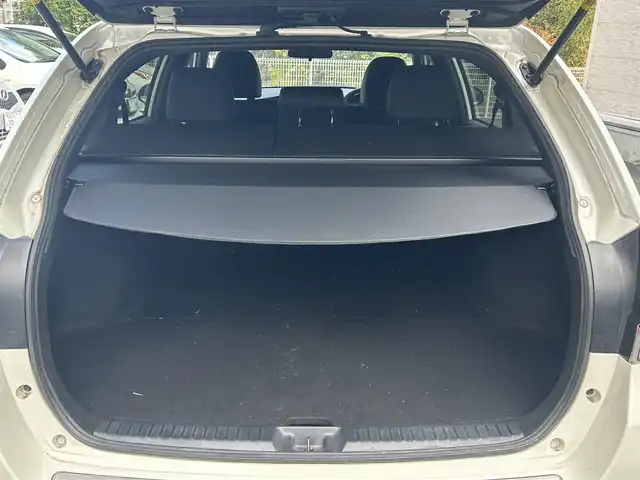 トヨタ カローラ フィールダー ハイブリッドG ダブルバイビー 静岡県 2015(平27)年 6.7万km ホワイトパールクリスタルシャイン 純正ナビ/フルセグTV/DVD/CD/SD/MSV/BT/バックカメラ/ハーフレザーシート/プリクラッシュセーフティ/レーンキープアシスト/オートハイビーム/ステアリングスイッチ/ビルトインETC/LEDヘッドライト/純正16インチAW/保証書/取扱説明書/ナビ取扱説明書/H30/R5/R6/R7点検記録簿有