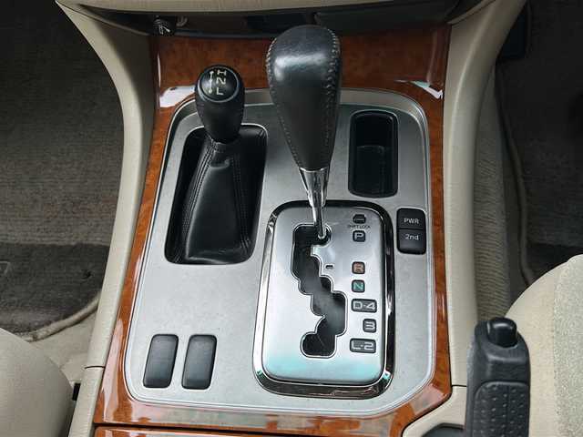 トヨタ ランドクルーザー VX－LTD 京都府 2004(平16)年 17.7万km ホワイトパールクリスタルシャイン 純正HDDナビ/ワンセグテレビ/バックカメラ/ETC/クルーズコントロール/センターデフロック/ハンドルカバー