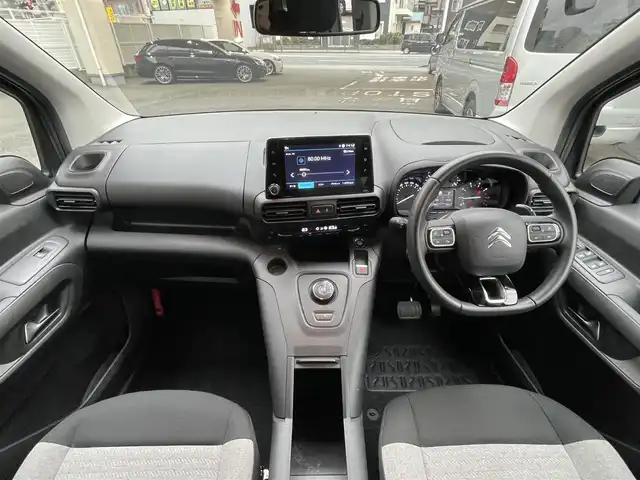 シトロエン シトロエン ベルランゴ フィールパック 神奈川県 2023(令5)年 2.4万km ガンＭ ワンオーナー/先進運転支援システム(ADAS)/・エレクトリックパーキングブレーキ/・ヒルスタートアシスタンス/・ヒルディセントコントロール/・アクティブセーフティブレーキ/・エマージェンシーブレーキ/・トラフィックサインインフォメーション/純正ディスプレイオーディオ/・appleカープレイ/・android　Auto/・Bluetooth接続/アクティブクルーズコントロール/純正ドライブレコーダー/ブラインドスポットモニター/インテリジェントハイビーム/３６０°カメラ　/ETC /ルーフレール/トノカバー/保証書/取扱説明書/スペアキー