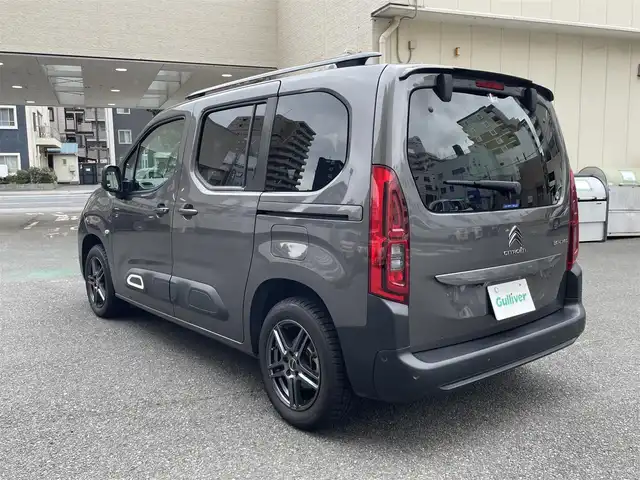 シトロエン シトロエン ベルランゴ フィールパック 神奈川県 2023(令5)年 2.4万km ガンＭ ワンオーナー/先進運転支援システム(ADAS)/・エレクトリックパーキングブレーキ/・ヒルスタートアシスタンス/・ヒルディセントコントロール/・アクティブセーフティブレーキ/・エマージェンシーブレーキ/・トラフィックサインインフォメーション/純正ディスプレイオーディオ/・appleカープレイ/・android　Auto/・Bluetooth接続/アクティブクルーズコントロール/純正ドライブレコーダー/ブラインドスポットモニター/インテリジェントハイビーム/３６０°カメラ　/ETC /ルーフレール/トノカバー/保証書/取扱説明書/スペアキー