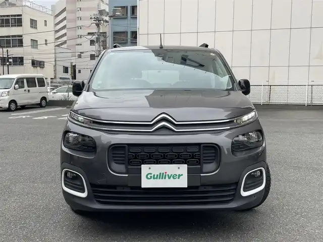 シトロエン シトロエン ベルランゴ フィールパック 神奈川県 2023(令5)年 2.4万km ガンＭ ワンオーナー/先進運転支援システム(ADAS)/・エレクトリックパーキングブレーキ/・ヒルスタートアシスタンス/・ヒルディセントコントロール/・アクティブセーフティブレーキ/・エマージェンシーブレーキ/・トラフィックサインインフォメーション/純正ディスプレイオーディオ/・appleカープレイ/・android　Auto/・Bluetooth接続/アクティブクルーズコントロール/純正ドライブレコーダー/ブラインドスポットモニター/インテリジェントハイビーム/３６０°カメラ　/ETC /ルーフレール/トノカバー/保証書/取扱説明書/スペアキー