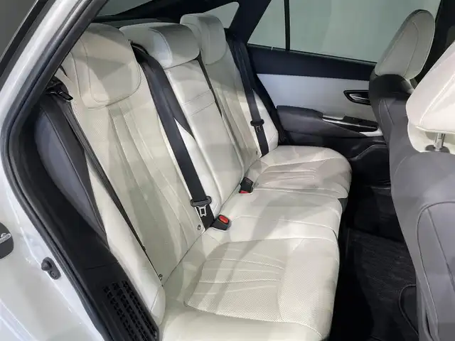 トヨタ クラウン ハイブリッド RS アドバンス 愛知県 2018(平30)年 6.1万km ホワイトパールクリスタルシャイン 純正8インチナビ/パノラミックビューモニター/白革シート/アドバンストパーク/レーダークルーズコントロール/プリクラッシュセーフティ/クリアランスソナー/ブラインドスポットモニター/レーンディパーチャーアラート/先行車発進告知/電動パーキングブレーキ/ブレーキホールド/パワーシート【シートメモリー機能付】/シートヒーター/シートクーラー/ハンドルヒーター/AC100Vコンセント/ドライブレコーダー/ビルトインＥＴＣ/ISOFIX/純正フロアマット/純正18インチルアルミホイール