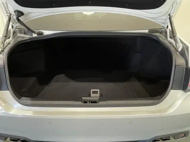 トヨタ クラウン ハイブリッド RS アドバンス 愛知県 2018(平30)年 6.1万km ホワイトパールクリスタルシャイン 純正8インチナビ/パノラミックビューモニター/白革シート/アドバンストパーク/レーダークルーズコントロール/プリクラッシュセーフティ/クリアランスソナー/ブラインドスポットモニター/レーンディパーチャーアラート/先行車発進告知/電動パーキングブレーキ/ブレーキホールド/パワーシート【シートメモリー機能付】/シートヒーター/シートクーラー/ハンドルヒーター/AC100Vコンセント/ドライブレコーダー/ビルトインＥＴＣ/ISOFIX/純正フロアマット/純正18インチルアルミホイール