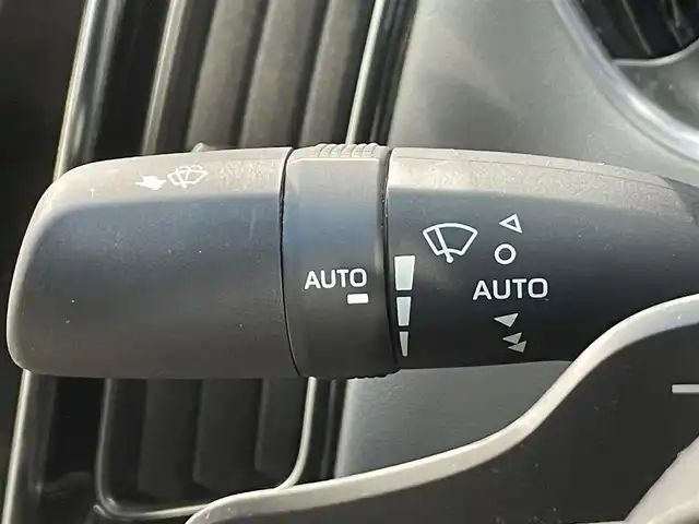 トヨタ クラウン ハイブリッド RS アドバンス 愛知県 2018(平30)年 6.1万km ホワイトパールクリスタルシャイン 純正8インチナビ/パノラミックビューモニター/白革シート/アドバンストパーク/レーダークルーズコントロール/プリクラッシュセーフティ/クリアランスソナー/ブラインドスポットモニター/レーンディパーチャーアラート/先行車発進告知/電動パーキングブレーキ/ブレーキホールド/パワーシート【シートメモリー機能付】/シートヒーター/シートクーラー/ハンドルヒーター/AC100Vコンセント/ドライブレコーダー/ビルトインＥＴＣ/ISOFIX/純正フロアマット/純正18インチルアルミホイール