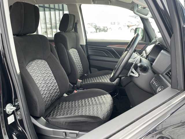 三菱 デリカＤ：５ P 道東・釧路十勝 2023(令5)年 4.6万km アメジストブラック ・4WD/・ALPINEビックX１１インチナビ/(BT SD CD DVD USB フルセグ)/・バックカメラ/・両側パワースライドドア/・パワーバックドア/・スマートキー/・プッシュスタート/・純正エンジンスターター/・e-Assist/・衝突被害軽減ブレーキ/・誤発進抑制機能/・車線逸脱警報/・先行車発進通知/・標識認識システム/・車線逸脱警報/・横滑り防止装置/・アイドリングストップ/・ブラインドスポットモニター/・運転席パワーシート/・ステアリングヒーター/・パドルシフト/・純正フロアマット/・LEDヘッドライト/・オートライト/・オートマチックハイビーム