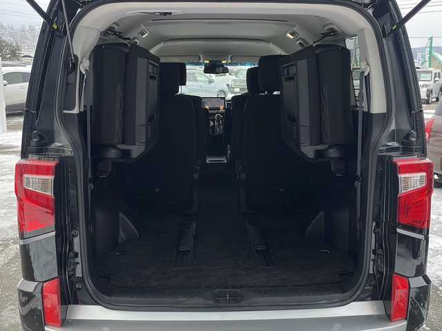 三菱 デリカＤ：５ P 道東・釧路十勝 2023(令5)年 4.6万km アメジストブラック ・4WD/・ALPINEビックX１１インチナビ/(BT SD CD DVD USB フルセグ)/・バックカメラ/・両側パワースライドドア/・パワーバックドア/・スマートキー/・プッシュスタート/・純正エンジンスターター/・e-Assist/・衝突被害軽減ブレーキ/・誤発進抑制機能/・車線逸脱警報/・先行車発進通知/・標識認識システム/・車線逸脱警報/・横滑り防止装置/・アイドリングストップ/・ブラインドスポットモニター/・運転席パワーシート/・ステアリングヒーター/・パドルシフト/・純正フロアマット/・LEDヘッドライト/・オートライト/・オートマチックハイビーム