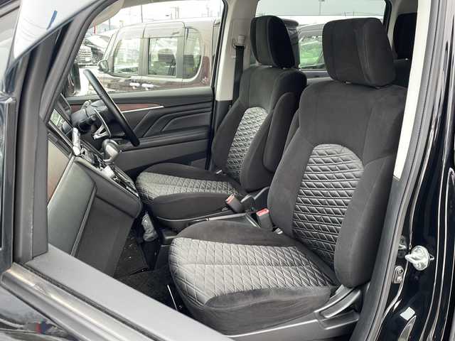 三菱 デリカＤ：５ P 道東・釧路十勝 2023(令5)年 4.6万km アメジストブラック ・4WD/・ALPINEビックX１１インチナビ/(BT SD CD DVD USB フルセグ)/・バックカメラ/・両側パワースライドドア/・パワーバックドア/・スマートキー/・プッシュスタート/・純正エンジンスターター/・e-Assist/・衝突被害軽減ブレーキ/・誤発進抑制機能/・車線逸脱警報/・先行車発進通知/・標識認識システム/・車線逸脱警報/・横滑り防止装置/・アイドリングストップ/・ブラインドスポットモニター/・運転席パワーシート/・ステアリングヒーター/・パドルシフト/・純正フロアマット/・LEDヘッドライト/・オートライト/・オートマチックハイビーム