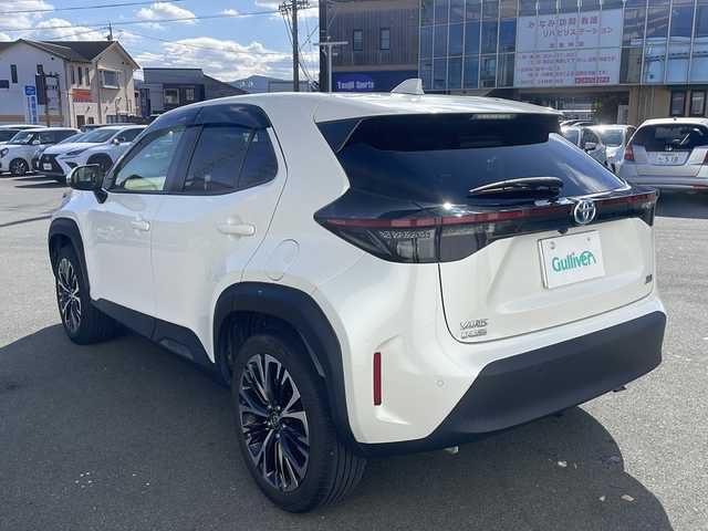 トヨタ ヤリスクロス ハイブリッド Z 岡山県 2020(令2)年 3.2万km ホワイトパールクリスタルシャイン 純正ナビ　/ＣａｒＰｌａｙ　/ＡｎｄｒｏｉｄＡｕｔｏ　/３６０°カメラ　/パワーバックドア　/パワーシート　/シートヒーター　/ステアリングヒーター　/ＢＳＭ　/衝突軽減　/追従走行　/電子パーキング　/純正ビルトインＥＴＣ　/スペアキー