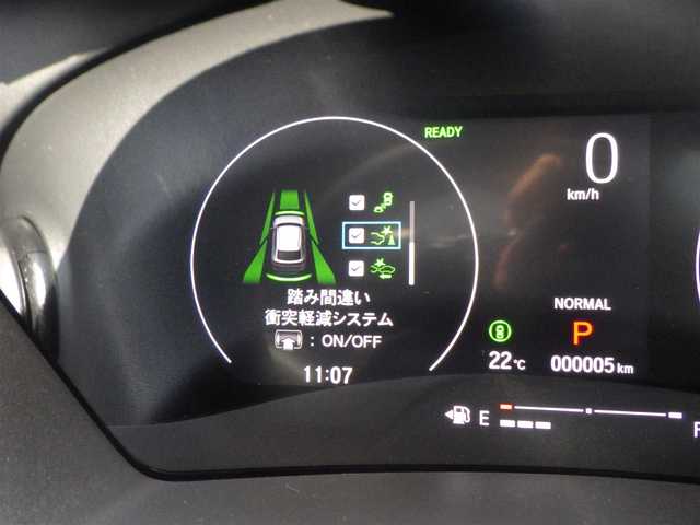 ホンダ ヴェゼル ハイブリッド e:HEV Z 千葉県 2025(令7)年 0.1千km プラチナホワイトパール e:HEV Z　3VC4AG3　Honda CONNECTディスプレー+ETC2.0車載器+ワイヤレス充電器(220/000)/ホンダセンシング/・衝突軽減ブレーキ（CMBS）/・車線維持支援システム（LKAS）/・アダプティブクルーズコントロール（ACC）/・後方誤発進抑制機能/・誤発進抑制機能/パワーバックドア/9インチ純正コネクトナビ/地デジTV/【Bluetooth接続】/【Apple CarPlay　Android Auto対応】/バックカメラ/リバース連動ドアミラー（左）/ワイヤレス充電/ハーフレザーシート/前席シートヒーター/純正フロアマット/革巻きステアリング/ステアリングスイッチ/パドルシフト/ETC/LEDヘッドライト/フォグライト/ウインカーミラー/コーナーセンサー/純正18インチアルミホイル/サイド/カーテンエアバッグ/スマートキー