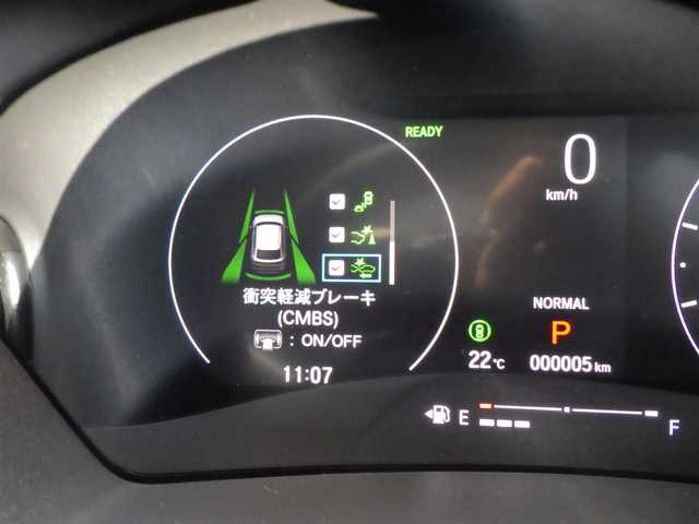 ホンダ ヴェゼル ハイブリッド e:HEV Z 千葉県 2025(令7)年 0.1千km プラチナホワイトパール e:HEV Z　3VC4AG3　Honda CONNECTディスプレー+ETC2.0車載器+ワイヤレス充電器(220/000)/ホンダセンシング/・衝突軽減ブレーキ（CMBS）/・車線維持支援システム（LKAS）/・アダプティブクルーズコントロール（ACC）/・後方誤発進抑制機能/・誤発進抑制機能/パワーバックドア/9インチ純正コネクトナビ/地デジTV/【Bluetooth接続】/【Apple CarPlay　Android Auto対応】/バックカメラ/リバース連動ドアミラー（左）/ワイヤレス充電/ハーフレザーシート/前席シートヒーター/純正フロアマット/革巻きステアリング/ステアリングスイッチ/パドルシフト/ETC/LEDヘッドライト/フォグライト/ウインカーミラー/コーナーセンサー/純正18インチアルミホイル/サイド/カーテンエアバッグ/スマートキー