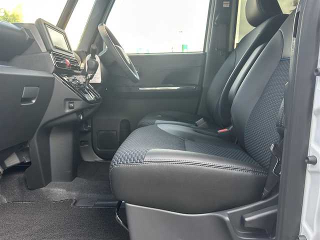 ダイハツ タント カスタム RS 鳥取県 2024(令6)年 0.3万km ブラックマイカメタリック/シャイニングホワイトパール スマートアシスト/carozzeriaナビ【AVIC-HRZ099】/・フルセグ/・ミュージックサーバー/・CD/DVD/バックカメラ/両側電動スライドドア/ミラクルオープンドア/スマートキー/プッシュスタート/ETC/ハーフレザーシート/前席シートヒーター/純正15AW/純正エアロ/ABS/横滑り防止装置/オートライト/LEDヘッドライト/LEDフォグ/W&サイドエアバック/カーテンエアバック /両席シートバックテーブル
