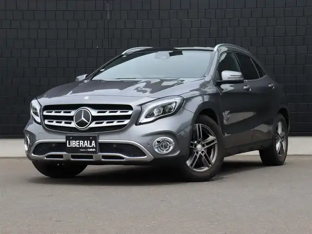 メルセデス・ベンツ ＧＬＡ２２０ 4マチック 宮城県 2017(平29)年 6.5万km マウンテングレー パノラマサンルーフ/HarmanKardon/アダプティブクルーズコントロール/ブラインドスポットモニター/レーンキープアシスト/アンビエントライト/パワーリアゲート/黒革シート/メモリ付パワーシート(D・N)/シートヒーター(D・N)/純正ナビ(BT/USB/CD/DVD)/フルセグTV/バックカメラ/社外17AW/ダウンヒルアシスト/LEDオートライト/ドライブレコーダー(前後)/ステアリングスイッチ/ETC/キーレスゴー