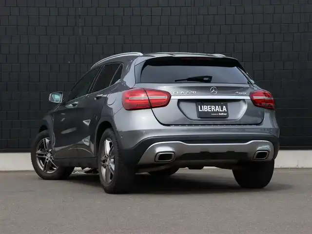 メルセデス・ベンツ ＧＬＡ２２０ 4マチック 宮城県 2017(平29)年 6.5万km マウンテングレー パノラマサンルーフ/HarmanKardon/アダプティブクルーズコントロール/ブラインドスポットモニター/レーンキープアシスト/アンビエントライト/パワーリアゲート/黒革シート/メモリ付パワーシート(D・N)/シートヒーター(D・N)/純正ナビ(BT/USB/CD/DVD)/フルセグTV/バックカメラ/社外17AW/ダウンヒルアシスト/LEDオートライト/ドライブレコーダー(前後)/ステアリングスイッチ/ETC/キーレスゴー
