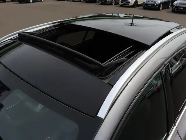 メルセデス・ベンツ ＧＬＡ２２０ 4マチック 宮城県 2017(平29)年 6.5万km マウンテングレー パノラマサンルーフ/HarmanKardon/アダプティブクルーズコントロール/ブラインドスポットモニター/レーンキープアシスト/アンビエントライト/パワーリアゲート/黒革シート/メモリ付パワーシート(D・N)/シートヒーター(D・N)/純正ナビ(BT/USB/CD/DVD)/フルセグTV/バックカメラ/社外17AW/ダウンヒルアシスト/LEDオートライト/ドライブレコーダー(前後)/ステアリングスイッチ/ETC/キーレスゴー