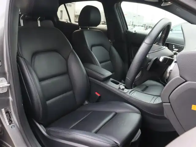 メルセデス・ベンツ ＧＬＡ２２０ 4マチック 宮城県 2017(平29)年 6.5万km マウンテングレー パノラマサンルーフ/HarmanKardon/アダプティブクルーズコントロール/ブラインドスポットモニター/レーンキープアシスト/アンビエントライト/パワーリアゲート/黒革シート/メモリ付パワーシート(D・N)/シートヒーター(D・N)/純正ナビ(BT/USB/CD/DVD)/フルセグTV/バックカメラ/社外17AW/ダウンヒルアシスト/LEDオートライト/ドライブレコーダー(前後)/ステアリングスイッチ/ETC/キーレスゴー