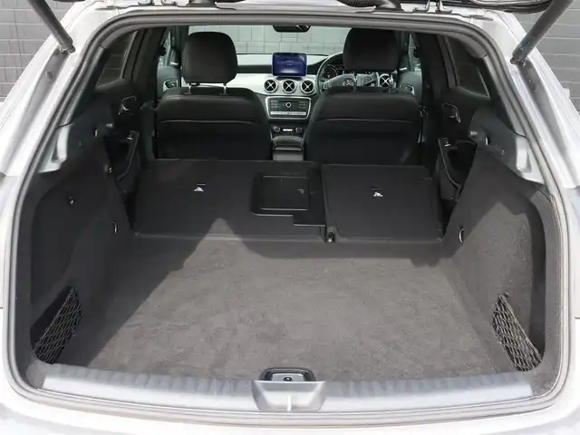 メルセデス・ベンツ ＧＬＡ２２０ 4マチック 宮城県 2017(平29)年 6.5万km マウンテングレー パノラマサンルーフ/HarmanKardon/アダプティブクルーズコントロール/ブラインドスポットモニター/レーンキープアシスト/アンビエントライト/パワーリアゲート/黒革シート/メモリ付パワーシート(D・N)/シートヒーター(D・N)/純正ナビ(BT/USB/CD/DVD)/フルセグTV/バックカメラ/社外17AW/ダウンヒルアシスト/LEDオートライト/ドライブレコーダー(前後)/ステアリングスイッチ/ETC/キーレスゴー