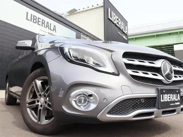 メルセデス・ベンツ ＧＬＡ２２０ 4マチック 宮城県 2017(平29)年 6.5万km マウンテングレー パノラマサンルーフ/HarmanKardon/アダプティブクルーズコントロール/ブラインドスポットモニター/レーンキープアシスト/アンビエントライト/パワーリアゲート/黒革シート/メモリ付パワーシート(D・N)/シートヒーター(D・N)/純正ナビ(BT/USB/CD/DVD)/フルセグTV/バックカメラ/社外17AW/ダウンヒルアシスト/LEDオートライト/ドライブレコーダー(前後)/ステアリングスイッチ/ETC/キーレスゴー