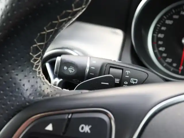 メルセデス・ベンツ ＧＬＡ２２０ 4マチック 宮城県 2017(平29)年 6.5万km マウンテングレー パノラマサンルーフ/HarmanKardon/アダプティブクルーズコントロール/ブラインドスポットモニター/レーンキープアシスト/アンビエントライト/パワーリアゲート/黒革シート/メモリ付パワーシート(D・N)/シートヒーター(D・N)/純正ナビ(BT/USB/CD/DVD)/フルセグTV/バックカメラ/社外17AW/ダウンヒルアシスト/LEDオートライト/ドライブレコーダー(前後)/ステアリングスイッチ/ETC/キーレスゴー