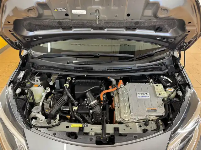 日産 ノート e－パワー X Vセレクション 群馬県 2020(令2)年 5.8万km ダークメタルグレー エマージェンシーブレーキ/車線逸脱警報/踏み間違い衝突防止アシスト/ふらつき警報/社外7インチナビ/　　BT/FM.AM/アラウンドビューモニター/スマートルームミラー/オートライト/オートハイビーム/純正15インチAW/プッシュスタート/電動格納ウィンカーミラー