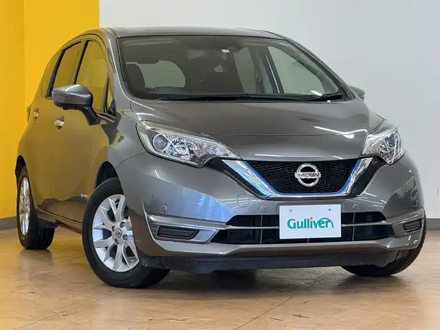 日産 ノート e－パワー X Vセレクション 群馬県 2020(令2)年 5.8万km ダークメタルグレー エマージェンシーブレーキ/車線逸脱警報/踏み間違い衝突防止アシスト/ふらつき警報/社外7インチナビ/　　BT/FM.AM/アラウンドビューモニター/スマートルームミラー/オートライト/オートハイビーム/純正15インチAW/プッシュスタート/電動格納ウィンカーミラー