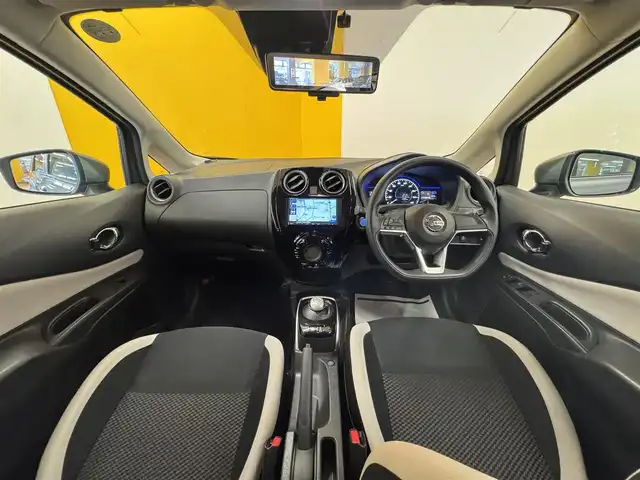 日産 ノート e－パワー X Vセレクション 群馬県 2020(令2)年 5.8万km ダークメタルグレー エマージェンシーブレーキ/車線逸脱警報/踏み間違い衝突防止アシスト/ふらつき警報/社外7インチナビ/　　BT/FM.AM/アラウンドビューモニター/スマートルームミラー/オートライト/オートハイビーム/純正15インチAW/プッシュスタート/電動格納ウィンカーミラー