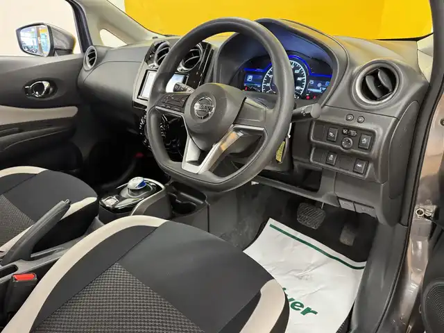 日産 ノート e－パワー X Vセレクション 群馬県 2020(令2)年 5.8万km ダークメタルグレー エマージェンシーブレーキ/車線逸脱警報/踏み間違い衝突防止アシスト/ふらつき警報/社外7インチナビ/　　BT/FM.AM/アラウンドビューモニター/スマートルームミラー/オートライト/オートハイビーム/純正15インチAW/プッシュスタート/電動格納ウィンカーミラー