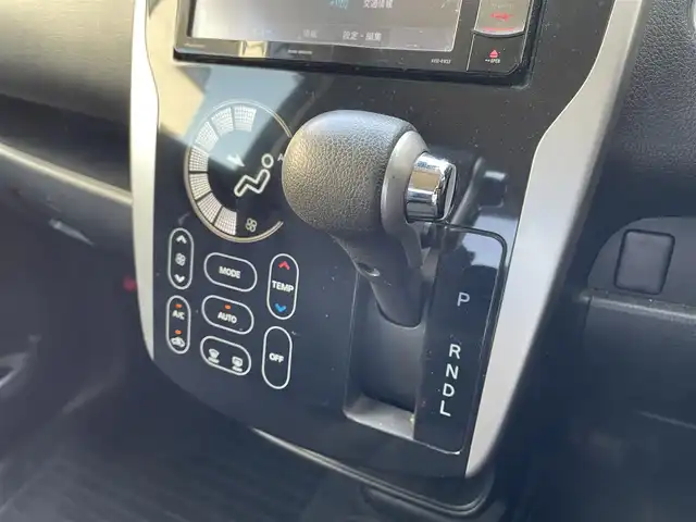 日産 デイズ ハイウェイスターX 道央・札幌 2016(平28)年 6.7万km クールシルバー 登録時走行距離66/122ｋｍ/ワンオーナー/　４　W　D　/社外メモリナビ（CD/DVD/FM/AM/SD)/ワンセグ（走行中視聴可能）/バックカメラ/全周囲カメラ/アイドリングストップ/ウィンカーミラー/ドアバイザー/プッシュスタート/ベンチシート/純正フロアマット/シートヒーター（運転席）/横滑り防止装置/オートライト/オートマチックハイビーム/衝突軽減ブレーキ/フォグランプ/革巻きステアリング/電動格納ミラー/バニティミラー