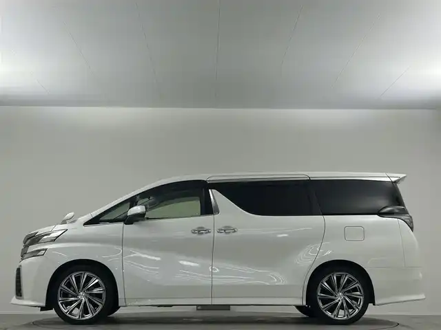 トヨタ ヴェルファイア Z Aエディション 埼玉県 2016(平28)年 3.5万km ホワイトパールクリスタルシャイン サンルーフ　純正９インチナビ　フルセグ　ＣＤ　ＤＶＤ　ＢＴ　両側電動　クルコン　ＥＴＣ　ドラレコ　Ｂカメラ　ＬＥＤオートライト　社外ＡＷ２０インチ　オットマン　クリアランスソナー　スペアキー