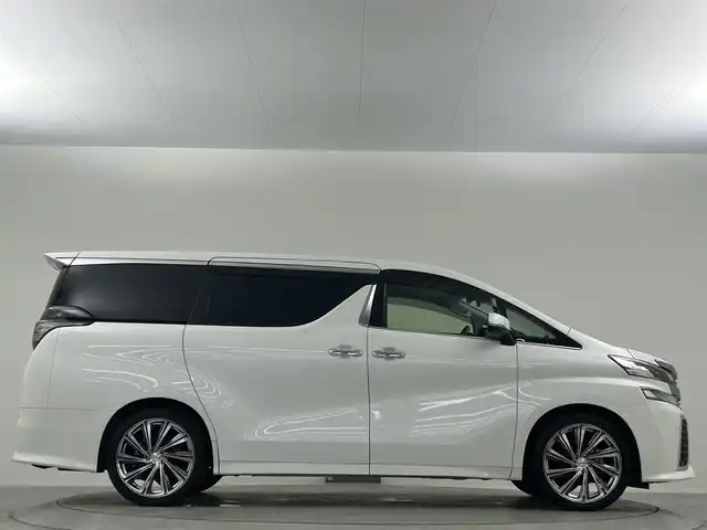 トヨタ ヴェルファイア Z Aエディション 埼玉県 2016(平28)年 3.5万km ホワイトパールクリスタルシャイン サンルーフ　純正９インチナビ　フルセグ　ＣＤ　ＤＶＤ　ＢＴ　両側電動　クルコン　ＥＴＣ　ドラレコ　Ｂカメラ　ＬＥＤオートライト　社外ＡＷ２０インチ　オットマン　クリアランスソナー　スペアキー