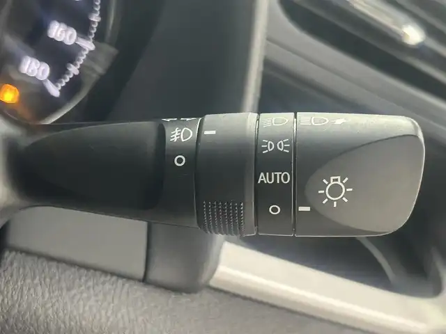 トヨタ ヴェルファイア Z Aエディション 埼玉県 2016(平28)年 3.5万km ホワイトパールクリスタルシャイン サンルーフ　純正９インチナビ　フルセグ　ＣＤ　ＤＶＤ　ＢＴ　両側電動　クルコン　ＥＴＣ　ドラレコ　Ｂカメラ　ＬＥＤオートライト　社外ＡＷ２０インチ　オットマン　クリアランスソナー　スペアキー
