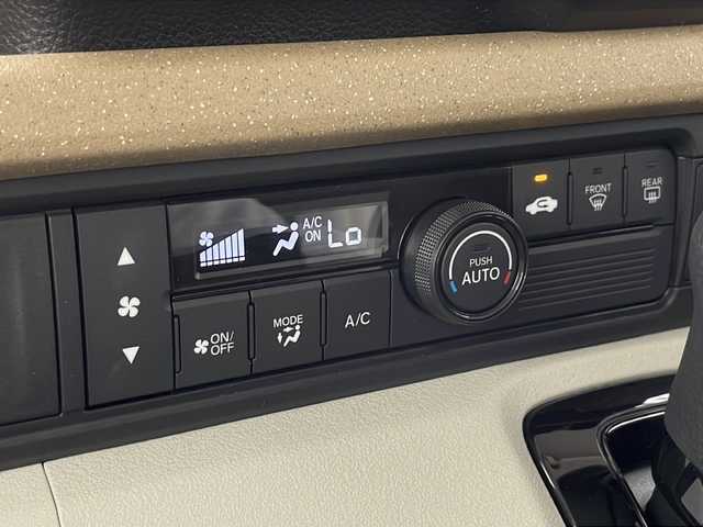ホンダ Ｎ ＢＯＸ ファッションスタイル 千葉県 2024(令6)年 0.2万km 黄 衝突軽減ブレーキ/レーンキープアシスト/レーダークルーズコントロール　/オートマチックハイビーム/純正メモリナビ/　CD/DVD/フルセグTV/Bluetooth/バックカメラ/ETC/片側パワースライドドア/LEDヘッドライト/電動格納ミラー/フロアマット