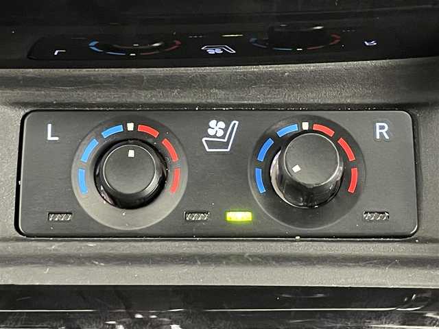 トヨタ アルファードハイブリット SR Cパッケージ 道央・札幌 2023(令5)年 2万km ホワイトパールクリスタルシャイン ・４WD/・ツインムーンルーフ/・RSRダウンサス/・BBS20インチAW/・純正DAナビ/　CD/DVDデッキ/USB/BT/miracast/・純正フリップダウンモニター/・バックカメラ/・ビルトインETC/・AC100V/1500W/・トヨタセーフティセンス/・プリクラッシュセーフティ/・レーダークルーズコントロール/・レーンキープアシスト/・クリアランスソナー/・オートハイビーム/・レザーシート/・パワーシート/・シートヒーター/・シートベンチレーション/・パワーバックドア/・ステアリングヒーター/・シーケンシャルウィンカー/・プッシュスタート/・スマートキー/・純正フロアマット/・ドアバイザー/・純正サス積込