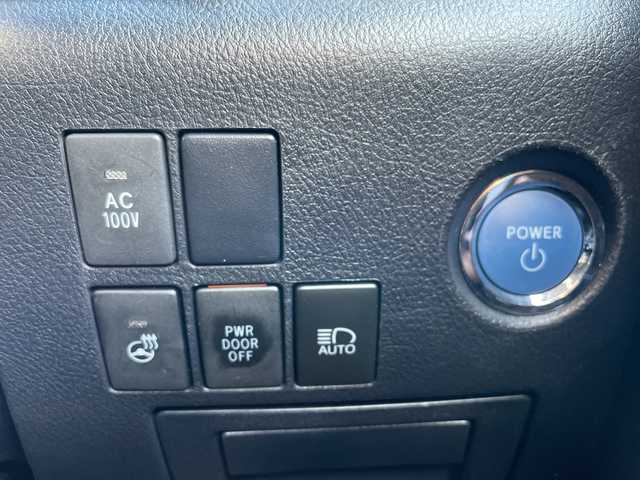 トヨタ アルファードハイブリット SR Cパッケージ 道央・札幌 2023(令5)年 2万km ホワイトパールクリスタルシャイン ・４WD/・ツインムーンルーフ/・RSRダウンサス/・BBS20インチAW/・純正DAナビ/　CD/DVDデッキ/USB/BT/miracast/・純正フリップダウンモニター/・バックカメラ/・ビルトインETC/・AC100V/1500W/・トヨタセーフティセンス/・プリクラッシュセーフティ/・レーダークルーズコントロール/・レーンキープアシスト/・クリアランスソナー/・オートハイビーム/・レザーシート/・パワーシート/・シートヒーター/・シートベンチレーション/・パワーバックドア/・ステアリングヒーター/・シーケンシャルウィンカー/・プッシュスタート/・スマートキー/・純正フロアマット/・ドアバイザー/・純正サス積込