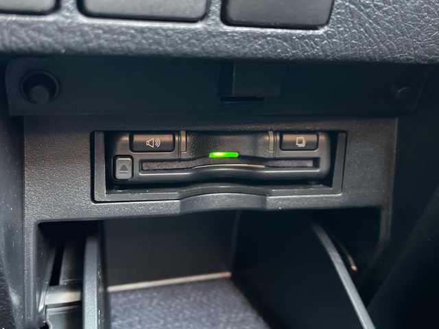 トヨタ アルファードハイブリット SR Cパッケージ 道央・札幌 2023(令5)年 2万km ホワイトパールクリスタルシャイン ・４WD/・ツインムーンルーフ/・RSRダウンサス/・BBS20インチAW/・純正DAナビ/　CD/DVDデッキ/USB/BT/miracast/・純正フリップダウンモニター/・バックカメラ/・ビルトインETC/・AC100V/1500W/・トヨタセーフティセンス/・プリクラッシュセーフティ/・レーダークルーズコントロール/・レーンキープアシスト/・クリアランスソナー/・オートハイビーム/・レザーシート/・パワーシート/・シートヒーター/・シートベンチレーション/・パワーバックドア/・ステアリングヒーター/・シーケンシャルウィンカー/・プッシュスタート/・スマートキー/・純正フロアマット/・ドアバイザー/・純正サス積込