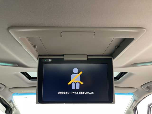 トヨタ アルファードハイブリット SR Cパッケージ 道央・札幌 2023(令5)年 2万km ホワイトパールクリスタルシャイン ・４WD/・ツインムーンルーフ/・RSRダウンサス/・BBS20インチAW/・純正DAナビ/　CD/DVDデッキ/USB/BT/miracast/・純正フリップダウンモニター/・バックカメラ/・ビルトインETC/・AC100V/1500W/・トヨタセーフティセンス/・プリクラッシュセーフティ/・レーダークルーズコントロール/・レーンキープアシスト/・クリアランスソナー/・オートハイビーム/・レザーシート/・パワーシート/・シートヒーター/・シートベンチレーション/・パワーバックドア/・ステアリングヒーター/・シーケンシャルウィンカー/・プッシュスタート/・スマートキー/・純正フロアマット/・ドアバイザー/・純正サス積込