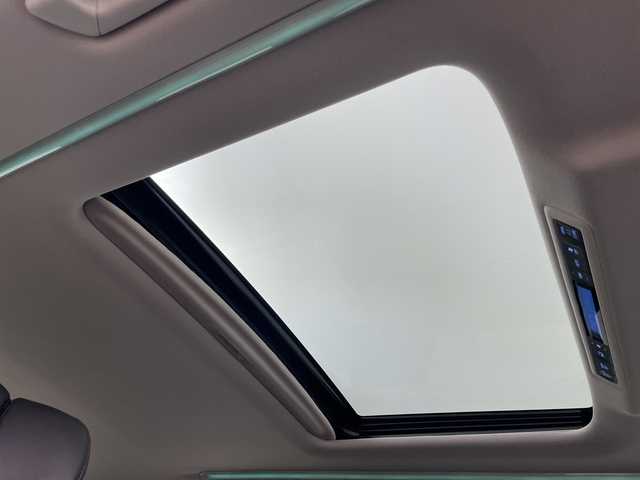 トヨタ アルファードハイブリット SR Cパッケージ 道央・札幌 2023(令5)年 2万km ホワイトパールクリスタルシャイン ・４WD/・ツインムーンルーフ/・RSRダウンサス/・BBS20インチAW/・純正DAナビ/　CD/DVDデッキ/USB/BT/miracast/・純正フリップダウンモニター/・バックカメラ/・ビルトインETC/・AC100V/1500W/・トヨタセーフティセンス/・プリクラッシュセーフティ/・レーダークルーズコントロール/・レーンキープアシスト/・クリアランスソナー/・オートハイビーム/・レザーシート/・パワーシート/・シートヒーター/・シートベンチレーション/・パワーバックドア/・ステアリングヒーター/・シーケンシャルウィンカー/・プッシュスタート/・スマートキー/・純正フロアマット/・ドアバイザー/・純正サス積込