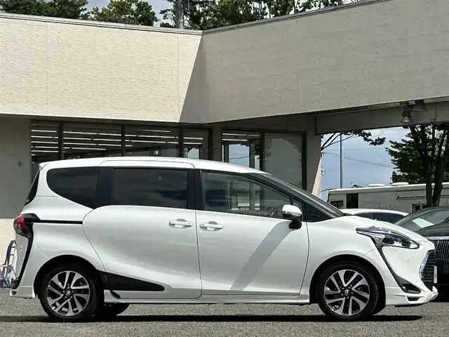トヨタ シエンタ ファンベースG 宮城県 2018(平30)年 7.8万km ホワイトパールクリスタルシャイン 社外ナビ/ＴＲＤフルエアロ/スマートキー×２/スペアタイヤ/純正フロアマット/社外ドラレコ前後/フルセグＴＶ/ＤＶＤ再生機能有/オートライト/アラウンドビューモニター/両側パワースライドドア/プリクラッシュセーフティ/レーンキープアシスト/アイドリングストップ/横滑り防止装置