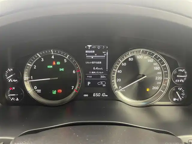 レクサス ＬＸ 570 愛知県 2017(平29)年 6.5万km ソニッククォーツ ムーンルーフ/４WD/リヤエンターテイメント/クールボックス/マークレビンソン/マルチテレインモニター/モデリスタエアロ（フロント、リア）/モデリスタマフラー/純正12.3インチナビ/アラウンドビューモニター/フルセグTV/Bluetooth/レクサスセーフティシステム/衝突被害軽減システム/ブラインドスポットモニター/レーンキープアシスト/コーナーセンサー/横滑り防止装置/クルーズコントロール/三眼LEDヘッドライト/LEDフォグランプ/ヘッドライトウォッシャー/電動リアゲート/ドライブレコーダー/ETC2.0/パワーシート/シートメモリー/エアシート/シートヒーター/ステアリングヒーター/車高調整スイッチ/スマートキー/純正AW/純正フロアマット