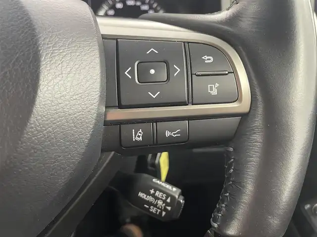 レクサス ＬＸ 570 愛知県 2017(平29)年 6.5万km ソニッククォーツ ムーンルーフ/４WD/リヤエンターテイメント/クールボックス/マークレビンソン/マルチテレインモニター/モデリスタエアロ（フロント、リア）/モデリスタマフラー/純正12.3インチナビ/アラウンドビューモニター/フルセグTV/Bluetooth/レクサスセーフティシステム/衝突被害軽減システム/ブラインドスポットモニター/レーンキープアシスト/コーナーセンサー/横滑り防止装置/クルーズコントロール/三眼LEDヘッドライト/LEDフォグランプ/ヘッドライトウォッシャー/電動リアゲート/ドライブレコーダー/ETC2.0/パワーシート/シートメモリー/エアシート/シートヒーター/ステアリングヒーター/車高調整スイッチ/スマートキー/純正AW/純正フロアマット