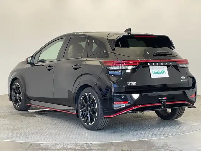 日産 オーラ ニスモ 栃木県 2022(令4)年 0.5万km スーパーブラック 純正ナビ/（CD/DVD/Bluetooth/フルセグTV/MSV/SD）/全方位カメラ/ニスモフルエアロ/360°セーフティアシスト/・インテリジェント エマージェンシーブレーキ/・インテリジェント FCW(前方衝突予測警報)/・インテリジェント DA(ふらつき警報)/・標識検知機能/・インテリジェント LI(車線逸脱防止支援システム)＋LDW(車線逸脱警報)/・踏み間違い衝突防止アシスト/・エマージェンシーストップシグナル/・オートブレーキホールド/プロパイロット/前後コーナーセンサー/ETC2.0/前方ドラレコ/禁煙車/オートライト/LEDヘッドライト/横滑り防止装置/フォグランプ/スマートキー/プッシュスタート/アイドリングストップ/ステアリングスイッチ/革巻きステアリング/ウィンカーミラー/電動格納ミラー/純正17インチアルミホイール/純正フロアマット/BSM/スマートルームミラー