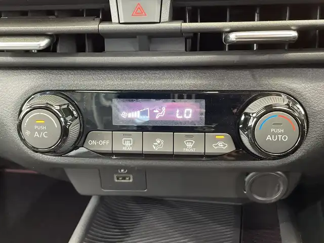日産 オーラ ニスモ 栃木県 2022(令4)年 0.5万km スーパーブラック 純正ナビ/（CD/DVD/Bluetooth/フルセグTV/MSV/SD）/全方位カメラ/ニスモフルエアロ/360°セーフティアシスト/・インテリジェント エマージェンシーブレーキ/・インテリジェント FCW(前方衝突予測警報)/・インテリジェント DA(ふらつき警報)/・標識検知機能/・インテリジェント LI(車線逸脱防止支援システム)＋LDW(車線逸脱警報)/・踏み間違い衝突防止アシスト/・エマージェンシーストップシグナル/・オートブレーキホールド/プロパイロット/前後コーナーセンサー/ETC2.0/前方ドラレコ/禁煙車/オートライト/LEDヘッドライト/横滑り防止装置/フォグランプ/スマートキー/プッシュスタート/アイドリングストップ/ステアリングスイッチ/革巻きステアリング/ウィンカーミラー/電動格納ミラー/純正17インチアルミホイール/純正フロアマット/BSM/スマートルームミラー