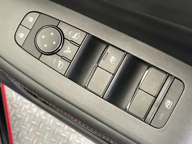 日産 オーラ ニスモ 栃木県 2022(令4)年 0.5万km スーパーブラック 純正ナビ/（CD/DVD/Bluetooth/フルセグTV/MSV/SD）/全方位カメラ/ニスモフルエアロ/360°セーフティアシスト/・インテリジェント エマージェンシーブレーキ/・インテリジェント FCW(前方衝突予測警報)/・インテリジェント DA(ふらつき警報)/・標識検知機能/・インテリジェント LI(車線逸脱防止支援システム)＋LDW(車線逸脱警報)/・踏み間違い衝突防止アシスト/・エマージェンシーストップシグナル/・オートブレーキホールド/プロパイロット/前後コーナーセンサー/ETC2.0/前方ドラレコ/禁煙車/オートライト/LEDヘッドライト/横滑り防止装置/フォグランプ/スマートキー/プッシュスタート/アイドリングストップ/ステアリングスイッチ/革巻きステアリング/ウィンカーミラー/電動格納ミラー/純正17インチアルミホイール/純正フロアマット/BSM/スマートルームミラー