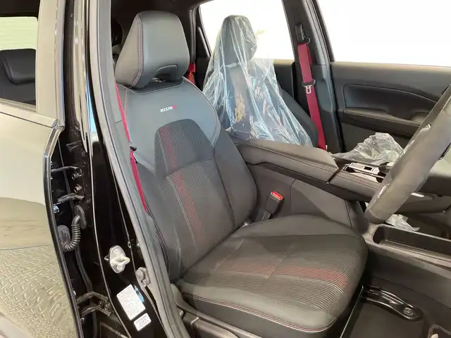 日産 オーラ ニスモ 栃木県 2022(令4)年 0.5万km スーパーブラック 純正ナビ/（CD/DVD/Bluetooth/フルセグTV/MSV/SD）/全方位カメラ/ニスモフルエアロ/360°セーフティアシスト/・インテリジェント エマージェンシーブレーキ/・インテリジェント FCW(前方衝突予測警報)/・インテリジェント DA(ふらつき警報)/・標識検知機能/・インテリジェント LI(車線逸脱防止支援システム)＋LDW(車線逸脱警報)/・踏み間違い衝突防止アシスト/・エマージェンシーストップシグナル/・オートブレーキホールド/プロパイロット/前後コーナーセンサー/ETC2.0/前方ドラレコ/禁煙車/オートライト/LEDヘッドライト/横滑り防止装置/フォグランプ/スマートキー/プッシュスタート/アイドリングストップ/ステアリングスイッチ/革巻きステアリング/ウィンカーミラー/電動格納ミラー/純正17インチアルミホイール/純正フロアマット/BSM/スマートルームミラー