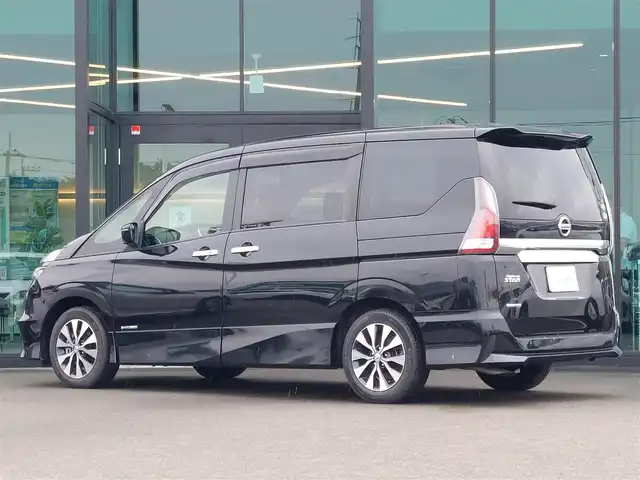 日産 セレナ ハイウェイスターVセレクションⅡ 東京都 2019(平31)年 3万km ダイヤモンドブラック 純正9インチナビ/アラウンドビューモニター/プロパイロット/フリップダウンモニター/両側パワースライドドア/インテリジェントパーキングアシスト/インテリジェントルームミラー/ビルトインETC/ドライブレコーダー/衝突軽減ブレーキ/レーンキープアシスト/コーナーセンサー/アイドリングストップ/スマートキー/LEDヘッドライト
