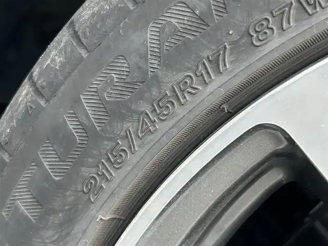 トヨタ プリウス A ツーリングセレクション 群馬県 2017(平29)年 3.4万km ホワイトパールクリスタルシャイン モデリスタエアロ/純正9型ナビ/CD・DVD・SD/BT・フルセグTV/バックカメラ/ビルトインETC/前後ドライブレコーダー/TRDアルミホイール/前席シートヒーター/クルーズコントロール/ヘッドアップディスプレイ/横滑り防止装置/レーンキープアシスト/衝突軽減ブレーキ/アイドリングストップ/取説・保証書/スマートキー×2