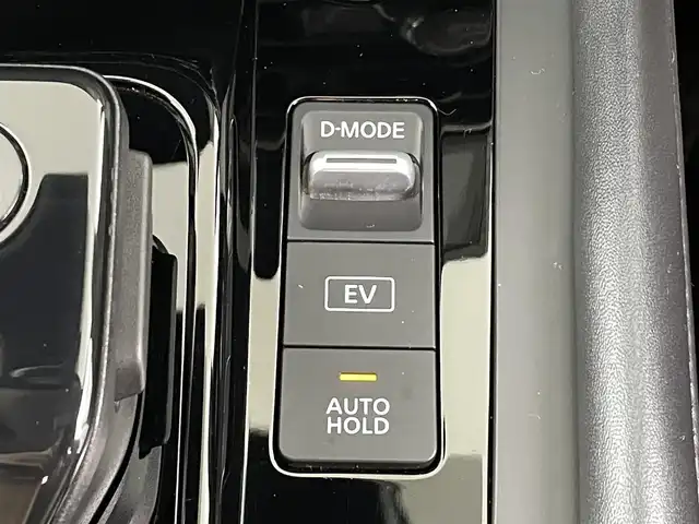 日産 ノート X 福島県 2021(令3)年 3.5万km ピュアホワイトパール 360°セーフティアシスト/・衝突被害軽減ブレーキ/・踏み間違い防止装置/・標識検知機能/・前方衝突予測警報/・車線逸脱警報装置/・電子パーキング/・オートブレーキホールド/・オートマチックハイビーム/純正9インチナビ/・フルセグTV/BT/SD/USB/iPod/AM/FM/・ETC/・バックカメラ/・純正ドライブレコーダー（前方）/革張ステアリング/・ステアリングリモコン/・ステアリングヒーター/プッシュスタート/・スマートキー/・スペアキー1本/電動格納ミラー/・ウィンカーミラー/HIDヘッドライト/・オートライト/寒冷地仕様/ドアバイザー/純正フロアマット/社外16インチAW