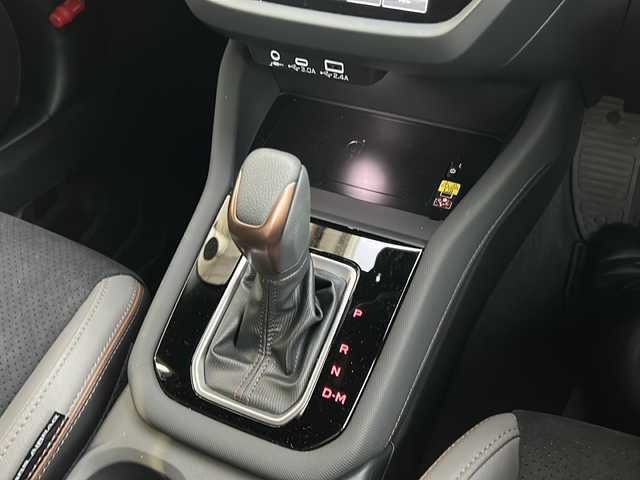 スバル フォレスター スポーツ EX 神奈川県 2025(令7)年 0.2万km クリスタルホワイトP 登録時1707km/ワンオーナー/ハーマンカードンサウンドシステム/11.6インチディスプレイ＋ナビゲーション/(USB/BT/フルセグTV/アップルカープレイ/アンドロイドオート)/全方位カメラ/アイサイト/レーダークルーズコントロール/パドルシフト/ハーフレザーシート/D/N席パワーシート(D席メモリー機能付)/D/N席シートヒーター/ステアリングヒーター/パワーバックドア/ルーフレール/置くだけ充電/デジタルインナーミラー/ビルトインETC2.0/前後ドライブレコーダー/スペアキー×1/保証書/取扱説明書